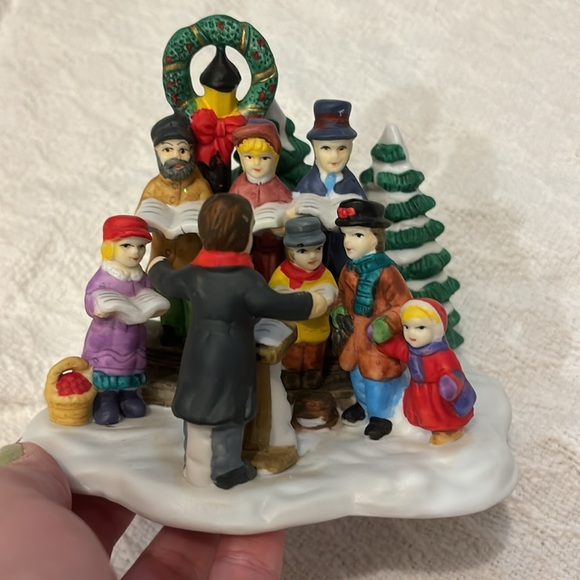 Dicken’s Collectibles Christmas Village pieces - Picture 2 of 11